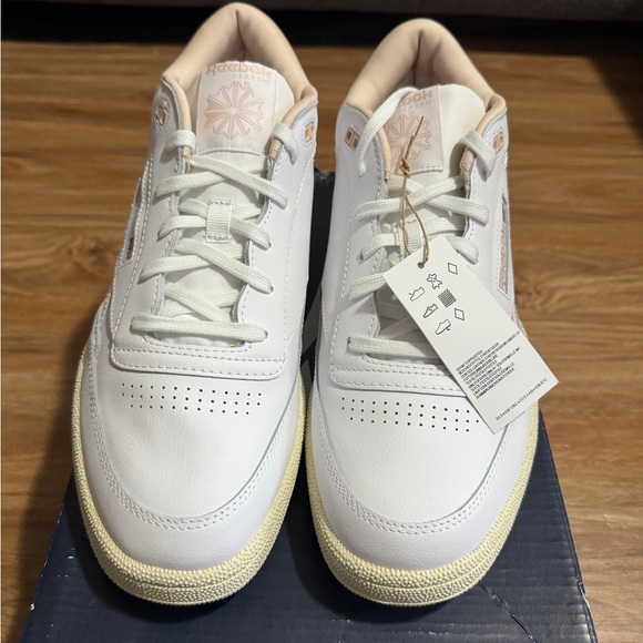 Men Reebok Club C Mid 2 Revenge - Picture 4 of 6